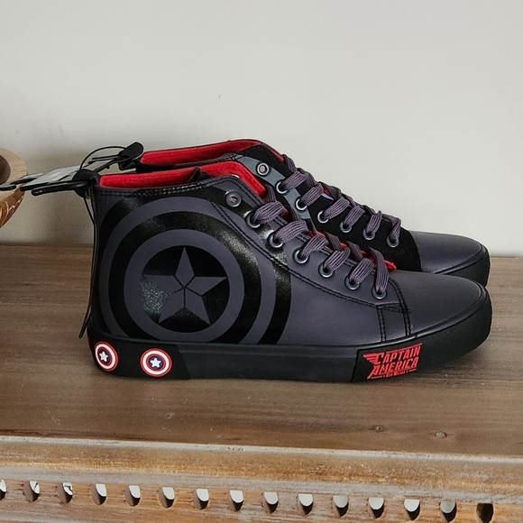 👟 Captain America High-Top Sneakers – Size 8.5  Marvel Avengers – New with Tags - Picture 2 of 12
